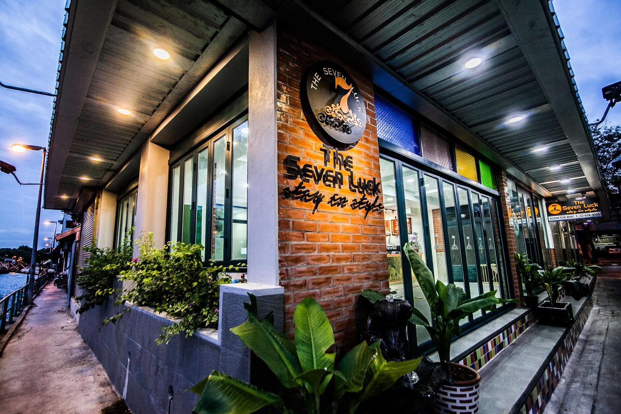 The Seven Luck Bangkok Exterior foto